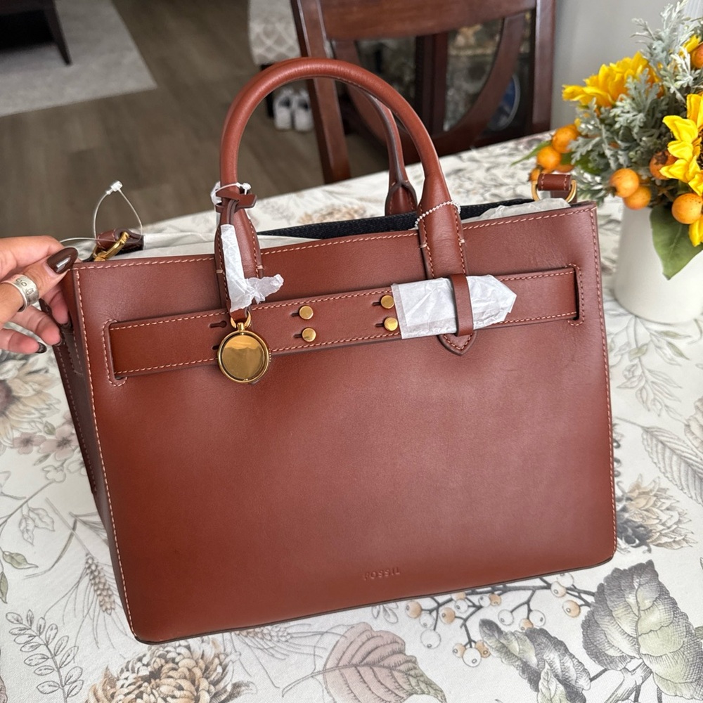 Fossil Gilmore Carryall Shoulder Tote Bag NWT Genuine Leather Retails for $395